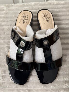 NWOT Life Stride Black Patent Slide Mules with Grommet Detail